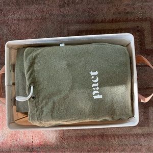 PACT Organic Cotton Jersey Sheet Set in Green - QUEEN (SOLD OUT)